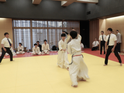 �j�q�E�������掎��