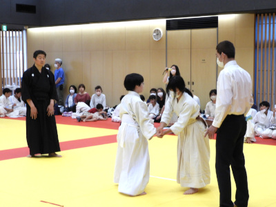 �c�̐�E�g�藐��