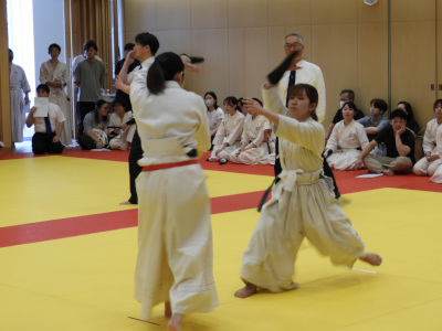 ���q�ō����掎��