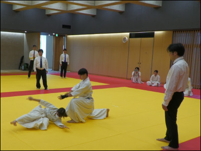 �������E���i�ߋZ���掎��