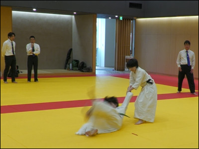 ���C���E��i�ߋZ���掎��