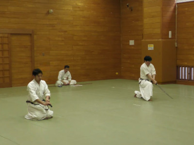 �������E�l�i�`�R��